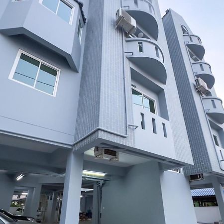 Apartamento Baan Khun Pra Duplex Rm3 Bangkok Exterior foto