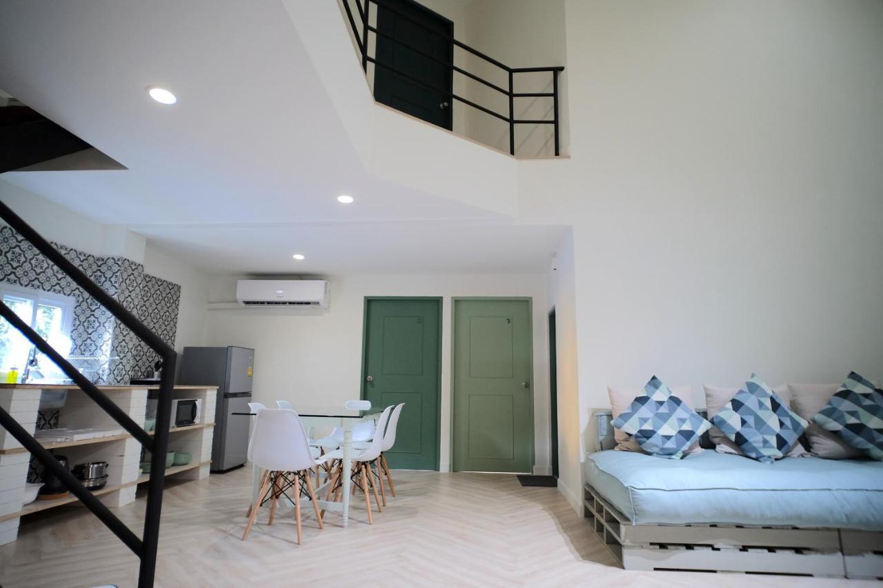 Apartamento Baan Khun Pra Duplex Rm3 Bangkok Exterior foto