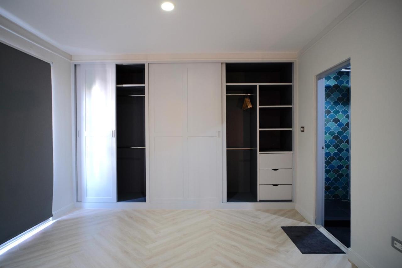 Apartamento Baan Khun Pra Duplex Rm3 Bangkok Exterior foto