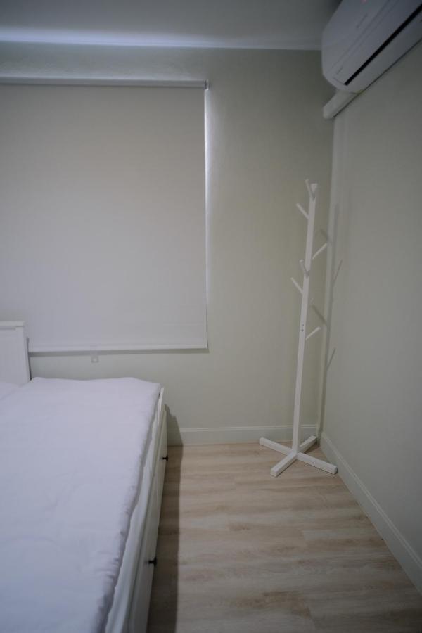 Apartamento Baan Khun Pra Duplex Rm3 Bangkok Exterior foto