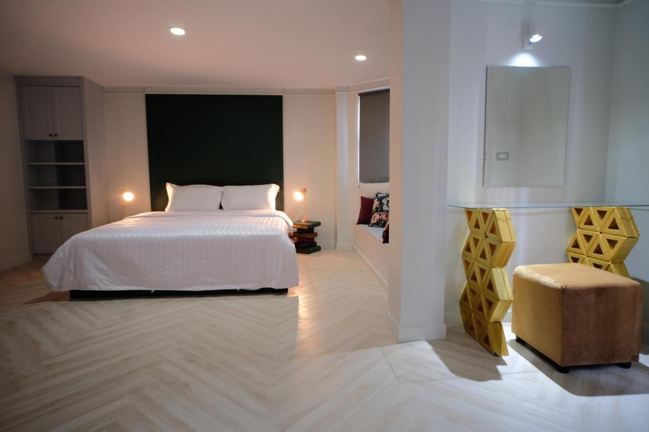 Apartamento Baan Khun Pra Duplex Rm3 Bangkok Exterior foto